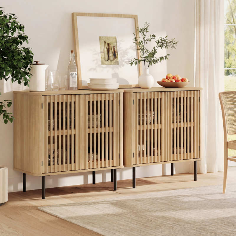 Buffet l 63 po avec tablette ajustable, chêne Feller, Beige