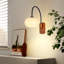Applique murale moderne Mid-Century avec base en bois et globe en verre opale