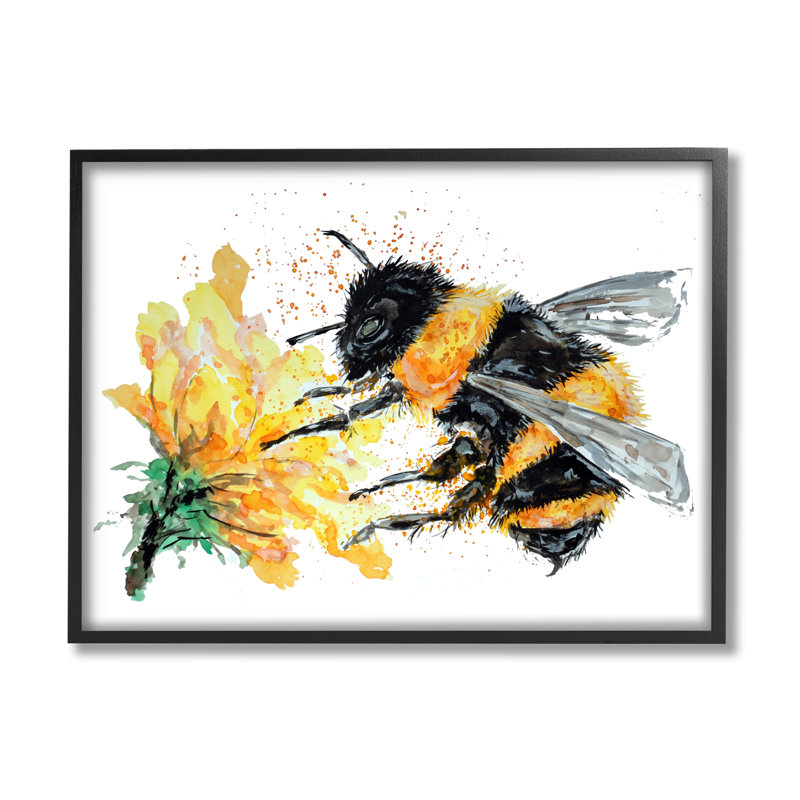 Abeille et fleur jaune par Sebastian Grafmann, H 16 po x l 20 po x P 1,5 po, Giclée encadrée noir minuit