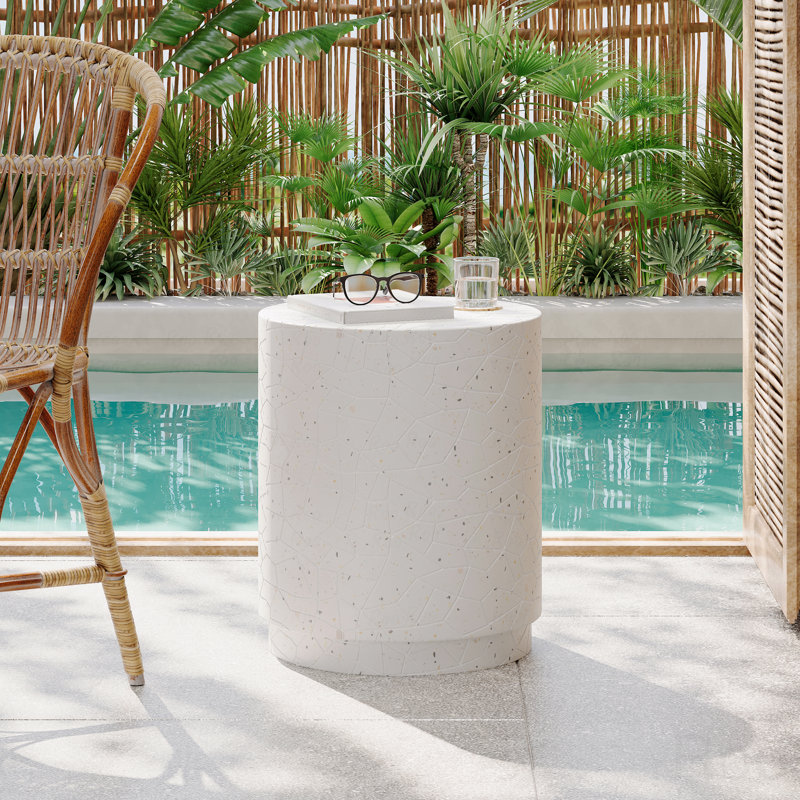 Table de bout d'extérieur 14,75 po en béton blanc Terrazzo