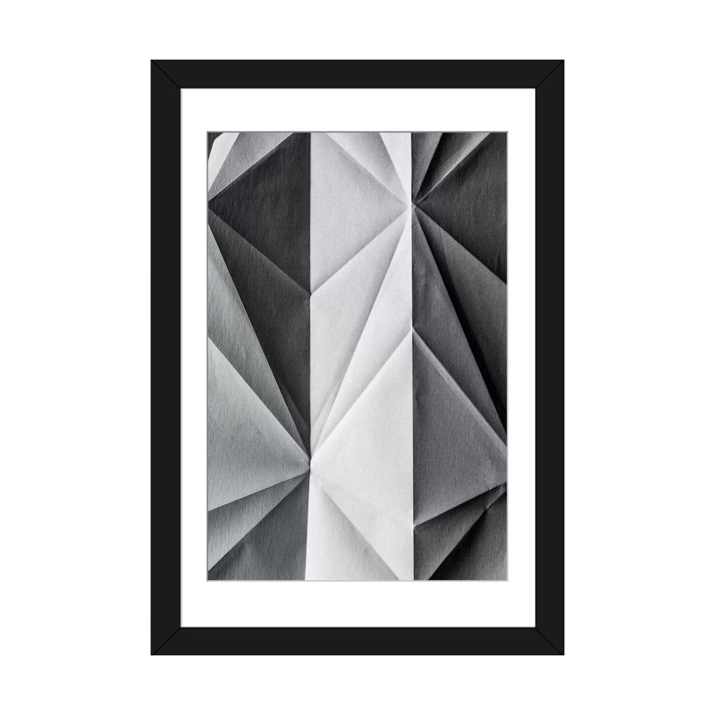 « papier plié i », reproduction d’impression sur toile tendue, H 24 po x l 16 po x P 1 po, Papier d'art encadré noir, Blanc