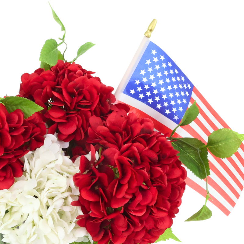Arrangement d'hortensias patriotique avec drapeaux, Rouge, blanc