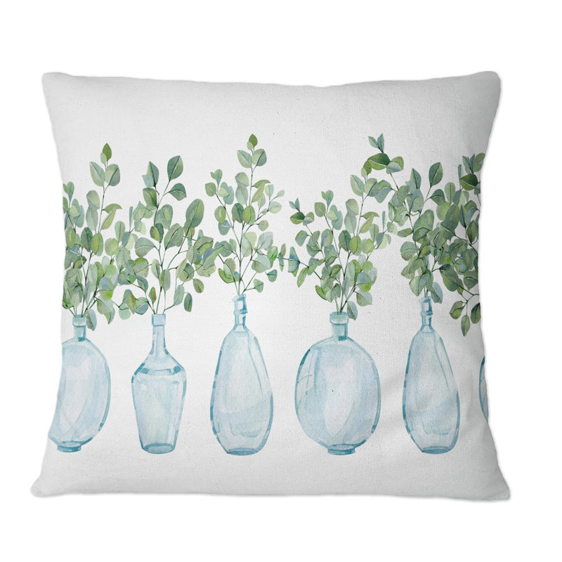 Plantes d'intérieur dans un vase en verre, branches d'eucalyptus II - coussin décoratif traditionnel, 16 po x 16 po