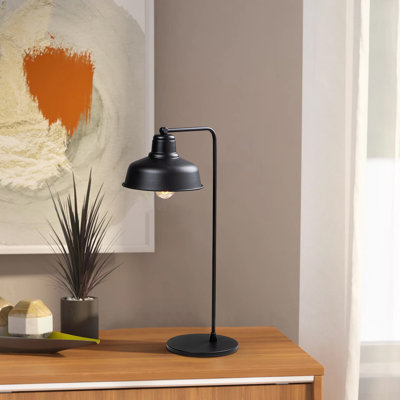 Lampe de table en métal