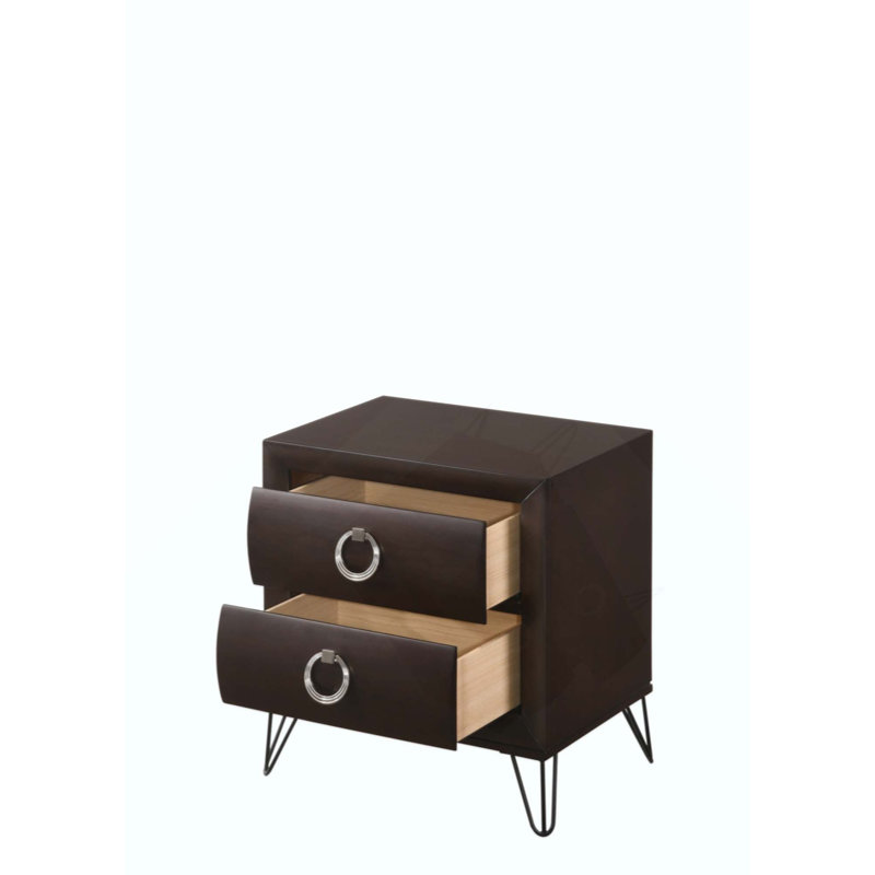 Table de chevet avec deux tiroirs et façades courbées, parfaite pour les solutions de rangement élégantes dans la chambre à coucher.