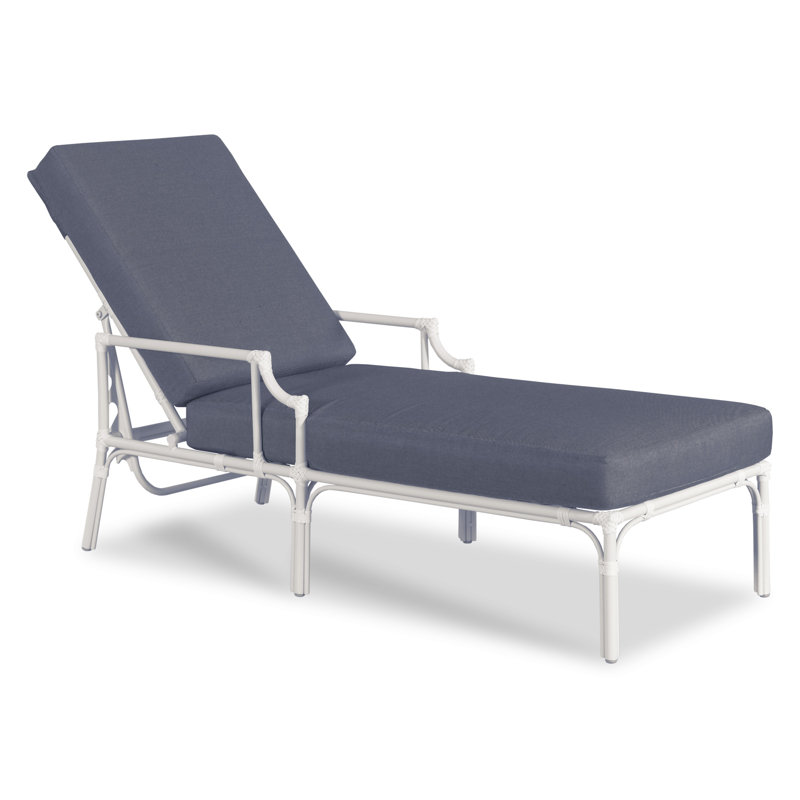 Chaise longue d'extérieur avec coussin Carlyle