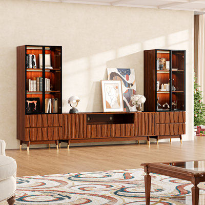 Ensemble de 3 meubles télé en bois de style moderne du milieu du siècle, fini noyer, pour téléviseur de 55 à 65 pouces, avec 2 étagères. Pieds en métal.