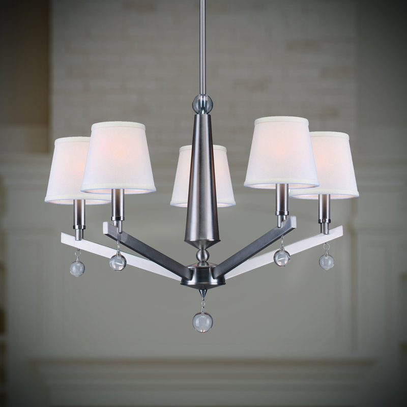 Lustre classique / traditionnel à 5 lumières Bryella