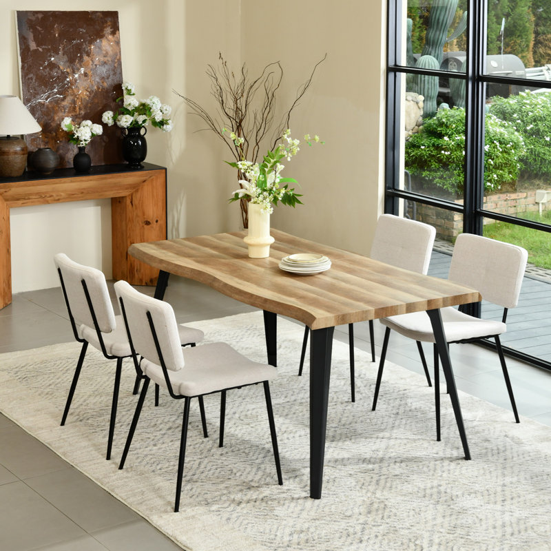 Ensemble de quatre chaises d'appoint en acier et tissu beige et noir