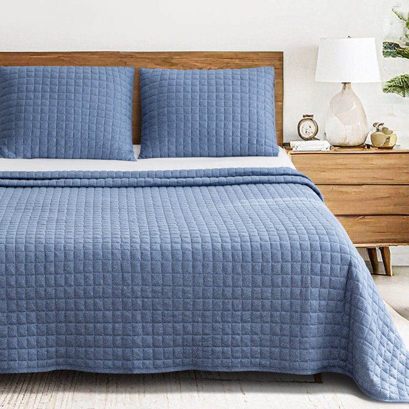 Ensemble de courtepointe 3 pièces Wayfair Basics, Courtepointe pour grand lit + 2 taies décoratives, Bleu marine chiné