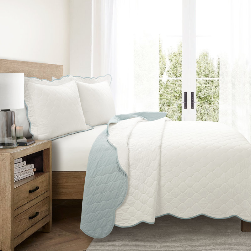 Lush Decor Coastal Chic Scalloped Edge Reversible Cotton Quilt Set, Blue, Queen Quilt