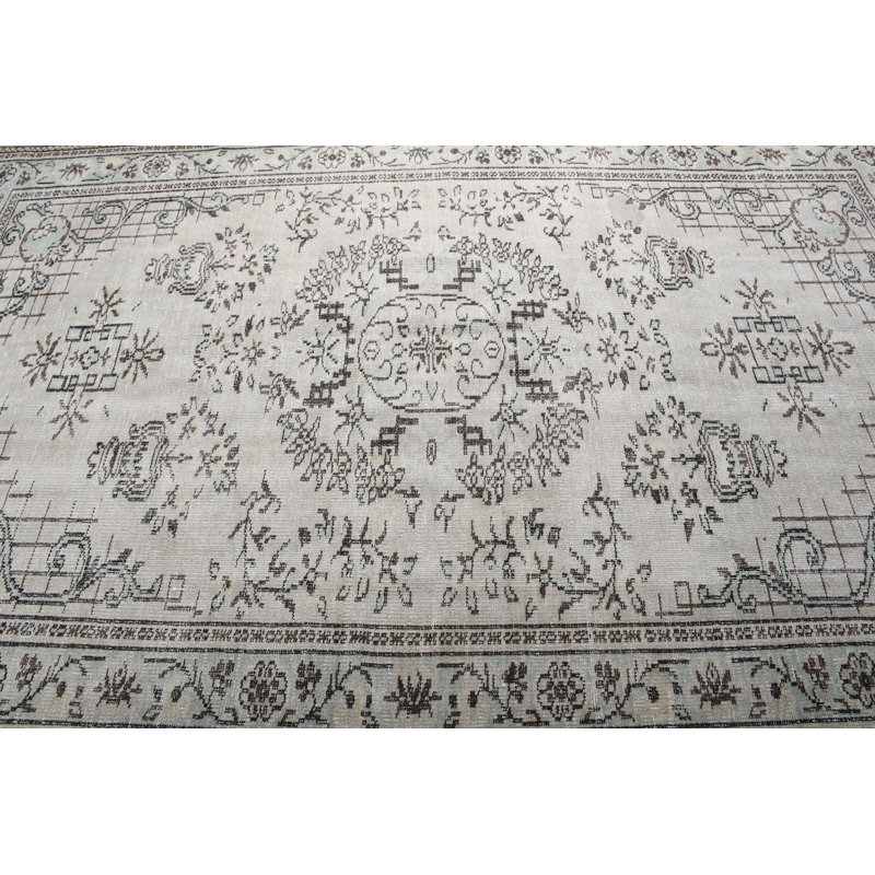 Tapis turc rétro unique avec motif anatolien tissé à la main en beige pour une décoration élégante