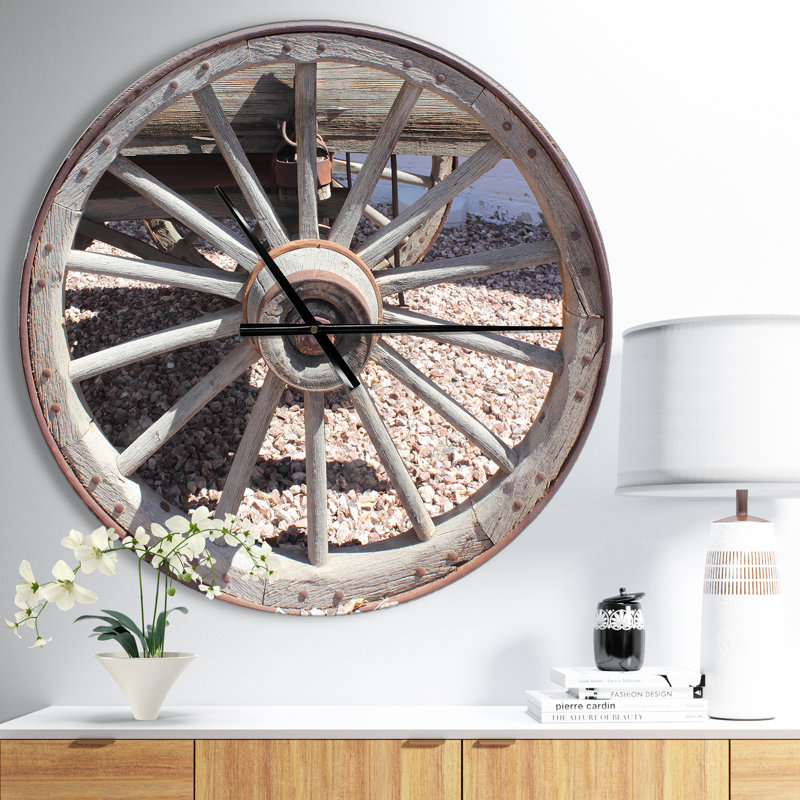 Horloge murale Swigart Farmhouse Designart, Moyen
