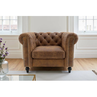Upholstered Microfiber / Microsuede Chesterfield Chair