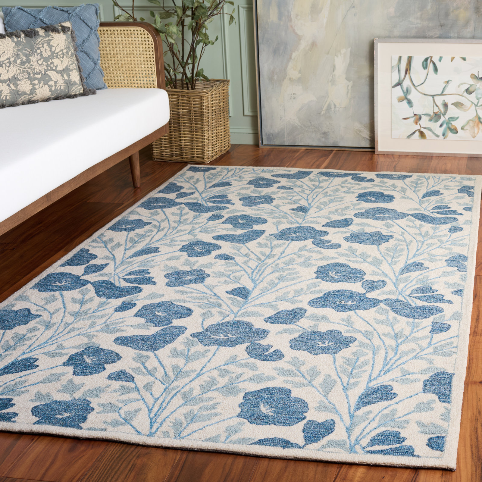 Hand-Tufted Wool Floral Rug, Rectangle 5' x 8'