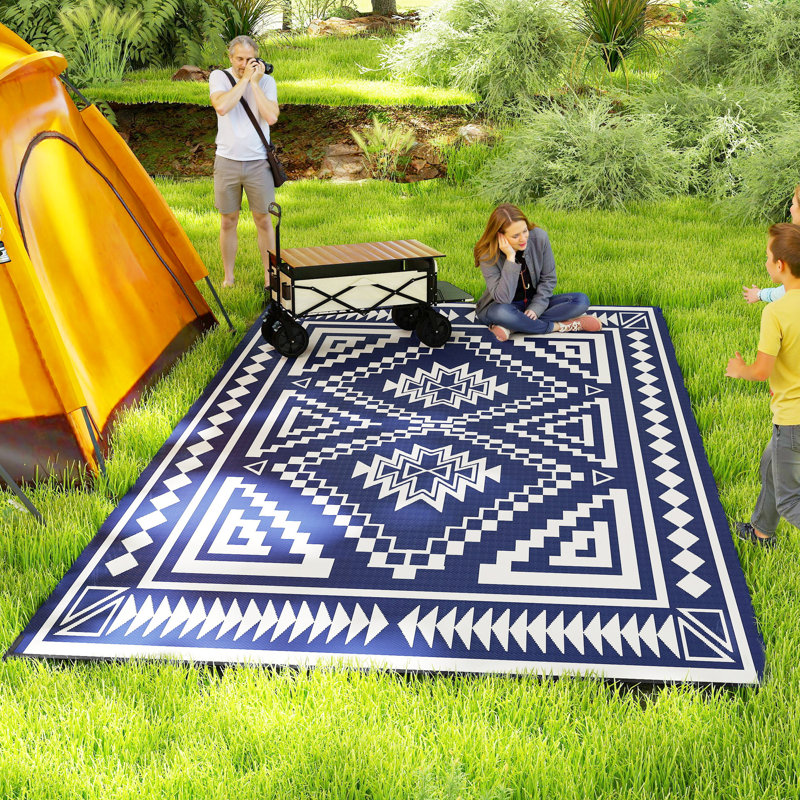 Tapis d'extérieur réversible, tapis de sol en paille de plastique imperméable 9 pi x 18 pi, tapis de camping portatif pour camping-car, grand tapis de jardin, de terrasse, de pique-nique, de plage, de patchwork carré bleu et blanc