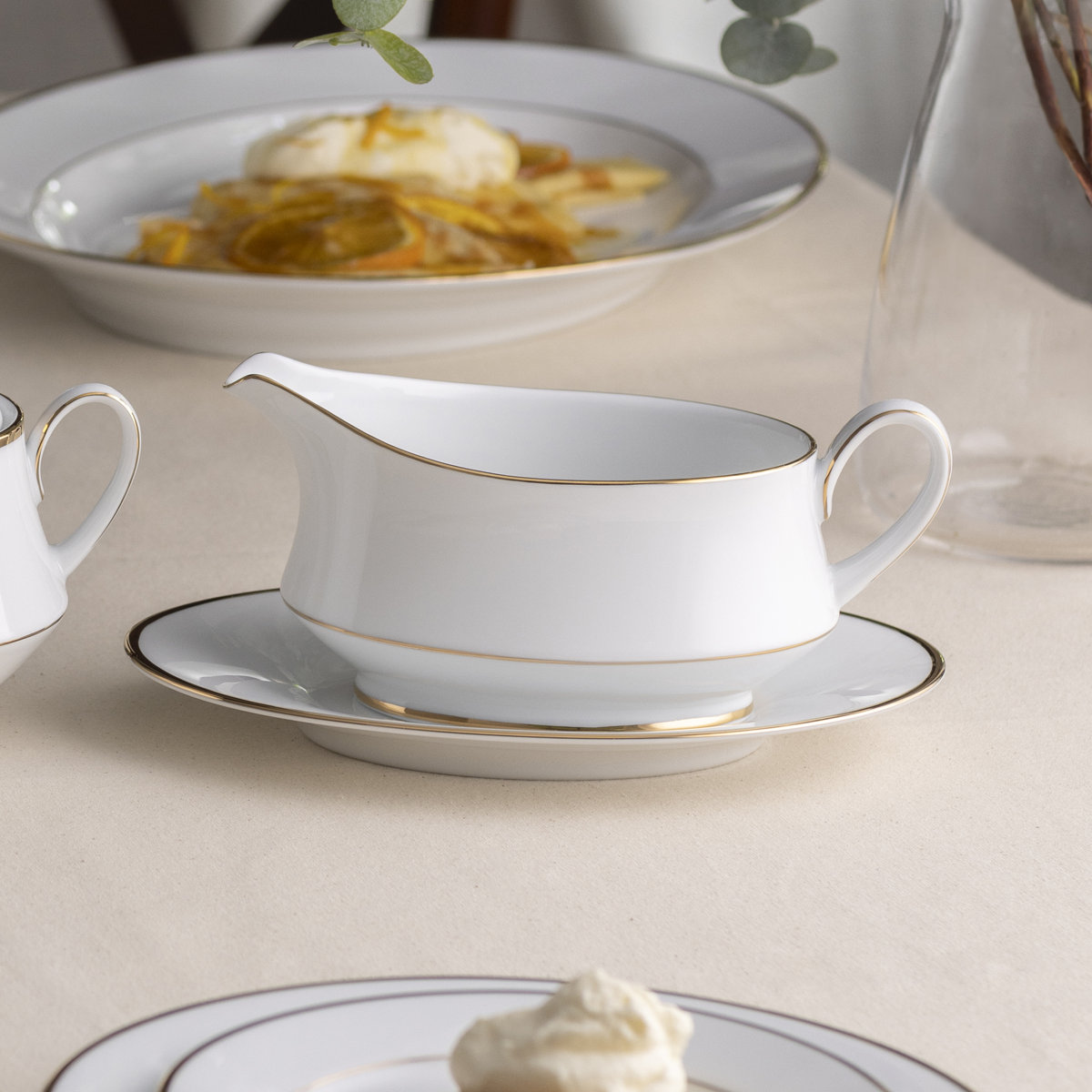 Noritake Heritage Gravy Boat with Tray - Thumbnail 2