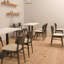 Ensemble de 2 chaises de salle à manger à dossier rectangulaire en bois noir avec revêtement en polyuréthane crème