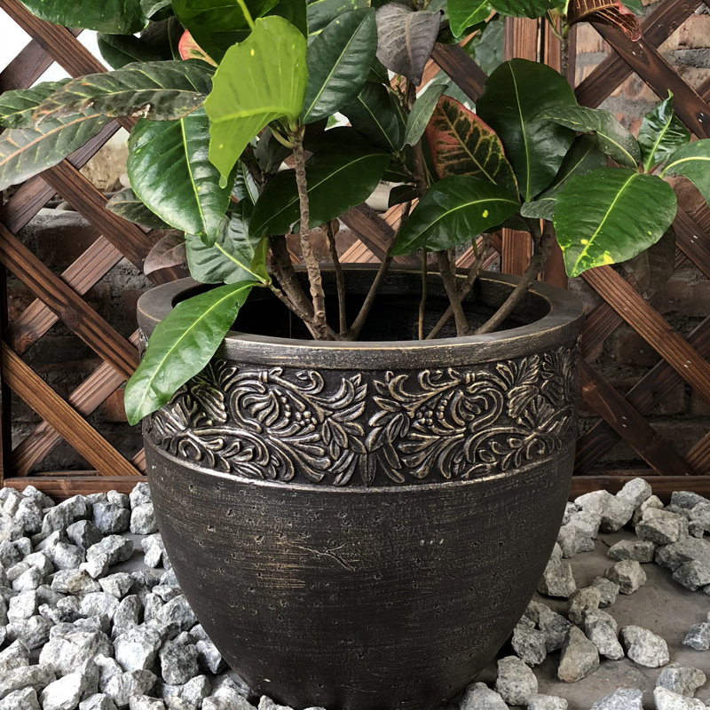 Pot de fleurs en béton rond Newmarket, H 15 po x l 16 po x P 16 po, Bronze