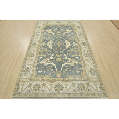 Tapis unique bleu de 5 pi 10 po x 9 pi 1 po