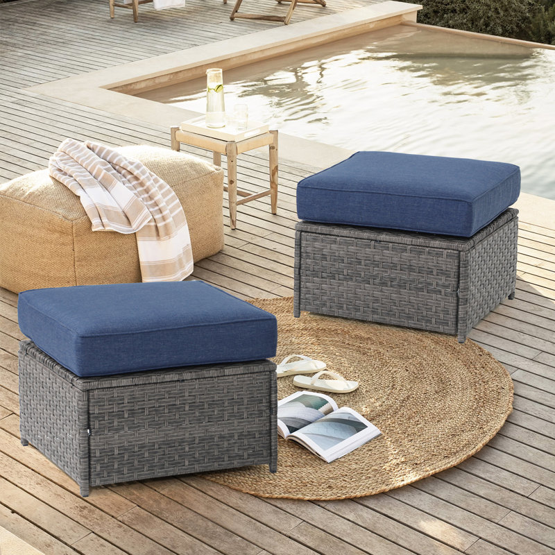 Repose-pieds d'extérieur en osier avec coussin Yoleth, Bleu marine