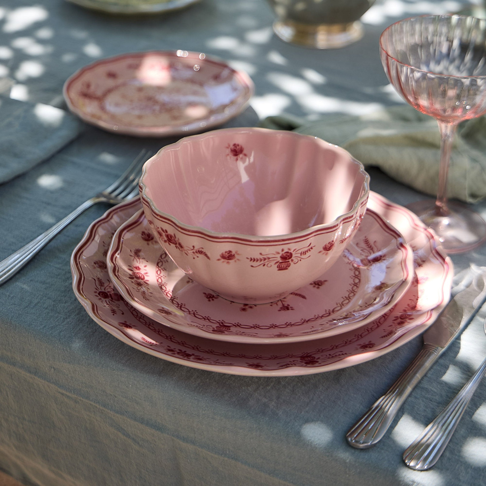 Vila 11" Dinner Plate, Pink/Red