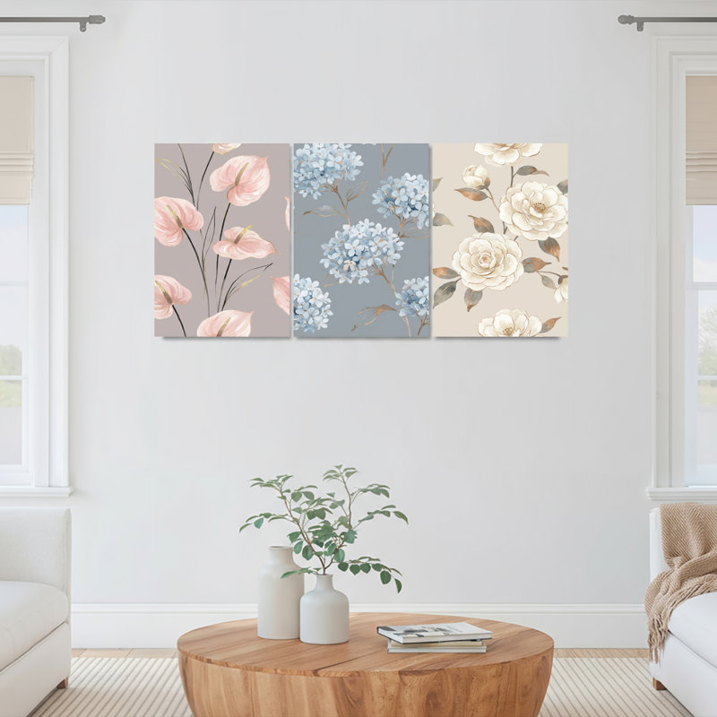 Ensemble de 3 tableaux sur toile tendue représentant des anthuriums roses, des hortensias bleus et des roses crème