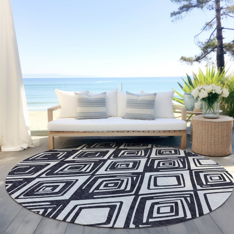 Malek Washable Geometric Indoor / Outdoor Rug
