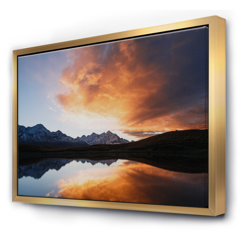 Morning Sunsrise Mountainscape - reproduction de photo sur toile, H 36 po x l 46 po x P 1,5 po, Toile avec cadre doré