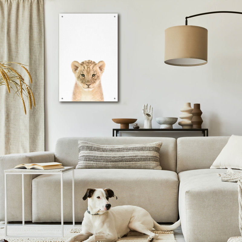 «Baby Lion» par Tai Prints, art mural en verre acrylique, H 36 po x l 24 po x P 0,2 po