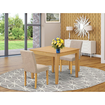 Ensemble de table de salle à manger 3 pièces pour petits espaces comprenant une table carrée en bois et 2 chaises de salle à manger Parson en tissu brun clair clair, chêne