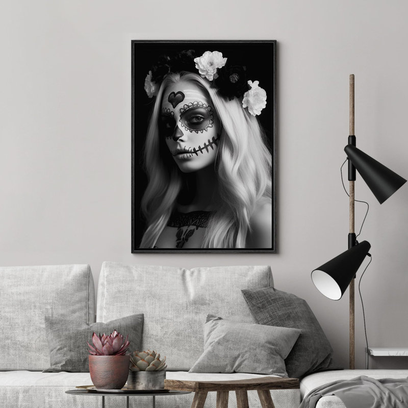 A Skull Face and Flowers Horror, H 24 po x l 16 po, Cadre flottant noir