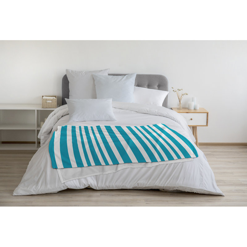 Jeté en molleton Stripe A Balance, L 30 po x L 40 po, Bleu, 1.75