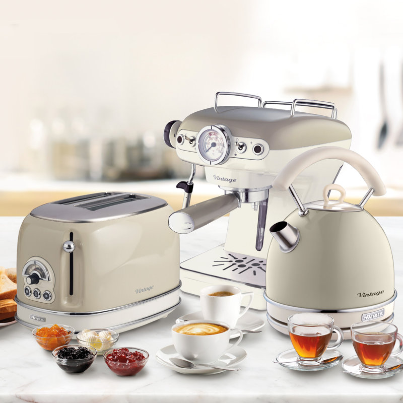 Ariete Vintage 1.7L Kettle with 2 Slice Toaster and 15 Bar Pump Espresso Coffee Machine Set, Cream