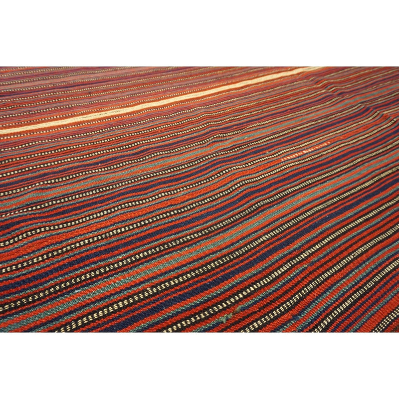 Tapis décoratif turc moderne vintage à rayures colorées tissé à plat, petit format (152 x 183 cm), style années 1950.