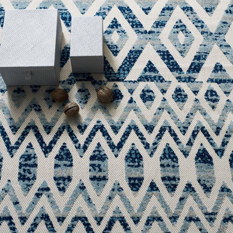 Tamako Chevron Indoor / Outdoor Rug, Rectangle 5' x 8'
