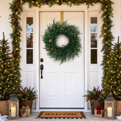 Couronne de Noël artificielle 24 po avec 20 lumières DEL, verdure de cyprès et pommes de pin pour porte d'entrée, manteau de cheminée et décoration des Fêtes 24 po