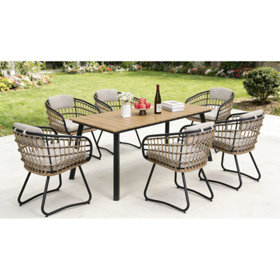 7 tables d'extérieur avec table, structure résistante aux intempéries et à la rouille, coussins hydrofuges, design scandinave pour recevoir avec des chaises, acier moderne