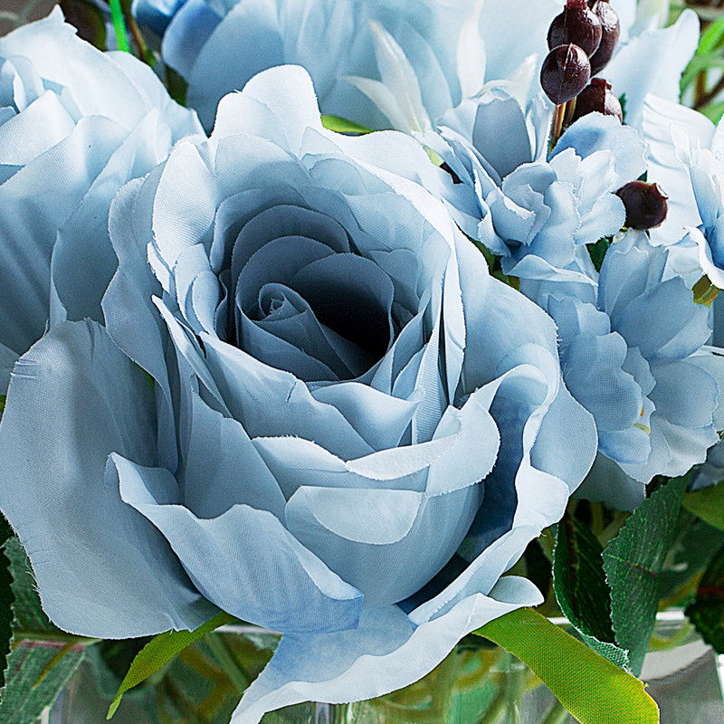 Arrangement floral rose dans un vase, Bleu