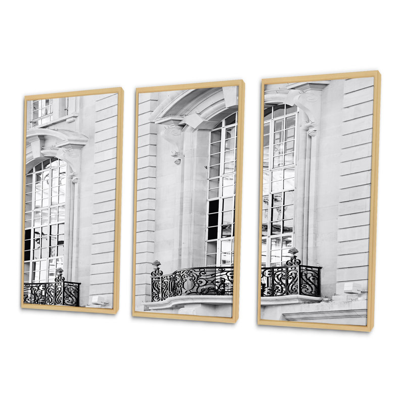 «Black and White Old Stone Building In London - Colonial», ensemble d'art mural sur toile encadrée, Brun