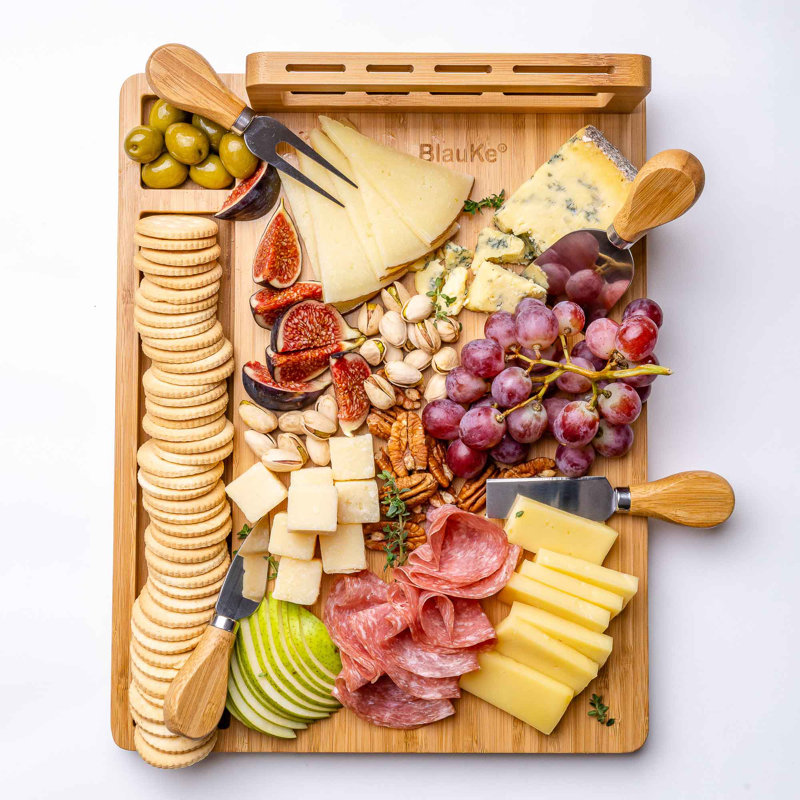 Ensemble de planche à fromage et de couteaux en bambou - planche de charcuterie 14 x 11 pouces avec 4 couteaux à fromage - plateau de service en bois