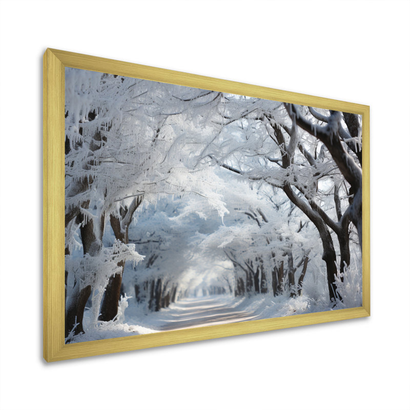 Winter Frosty Forest I, reproduction d'art sur toile, H 34 po x l 44 po x P 1,5 po, Cadre doré à une seule photo