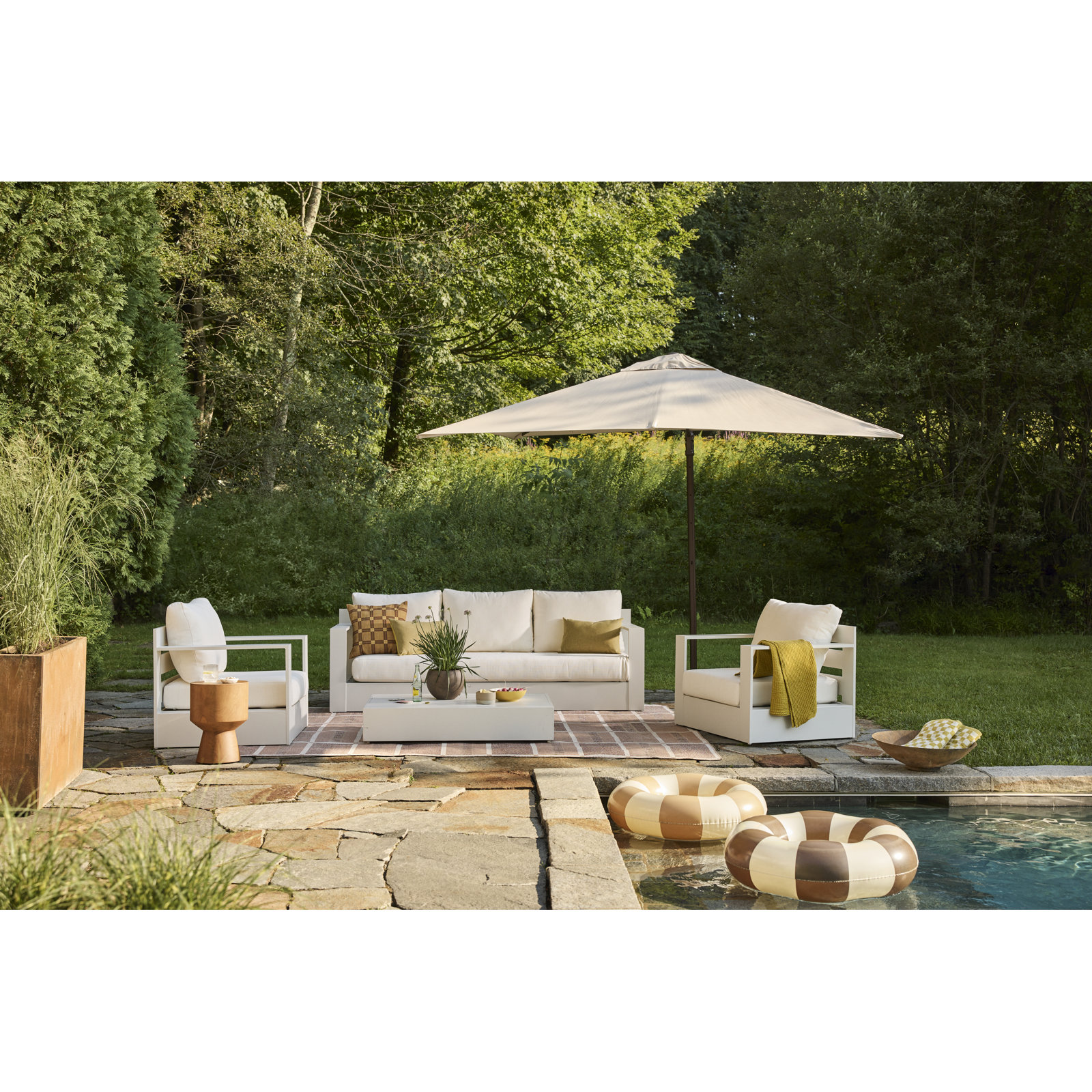 Claudina Indoor Outdoor Geometric Rug, Rectangle 7'10" x 10'
