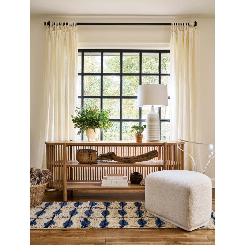 Weekender Swivel Lounge Chair