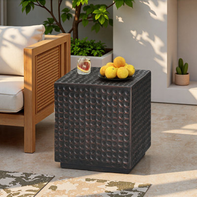 CUBE SIDE TABLE