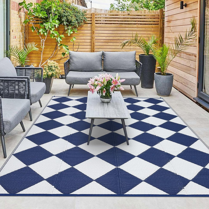 Outdoor Plastic Straw Rug – Waterproof Checkered Patio Rug with Non-Slip Backing, Modern Geometric Design for Backyard, Balcony, Camping, Picnic