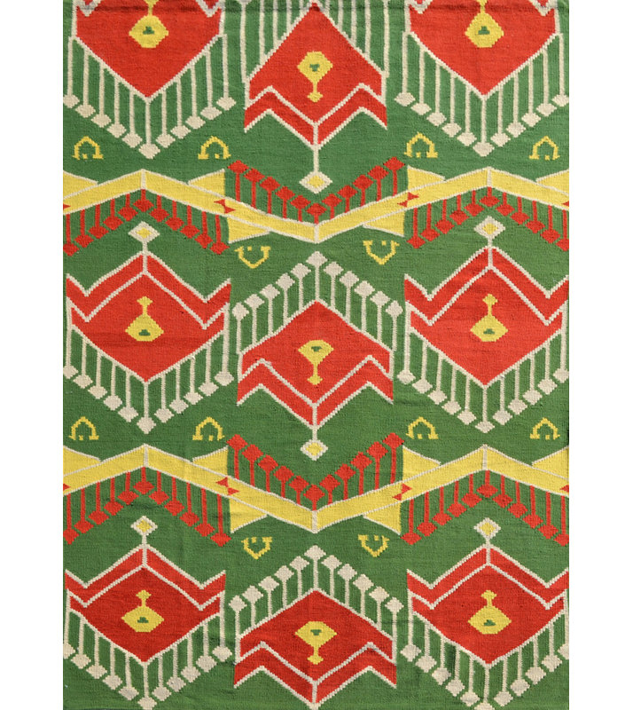 Area Rug in Green/Red