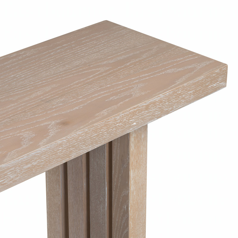 Console avec des formes latérales distinctives, élégante et polyvalente pour les intérieurs modernes, parfaite pour les couloirs et les vestibules.
