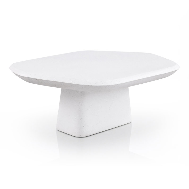 Table basse à piédestal en céramique Durand de 37 po avec surface anti-dégâts, H 15 po x l 37,5 po x P 28 po