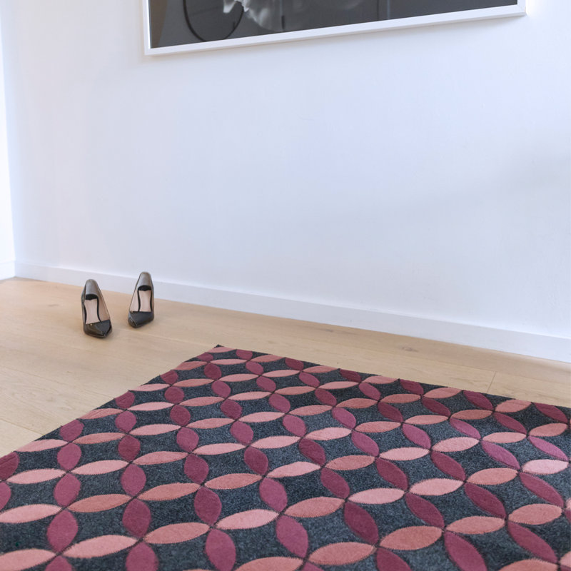 Aladdin Geometric Area Rug in Pink, Rectangle 5'3" x 7'10"